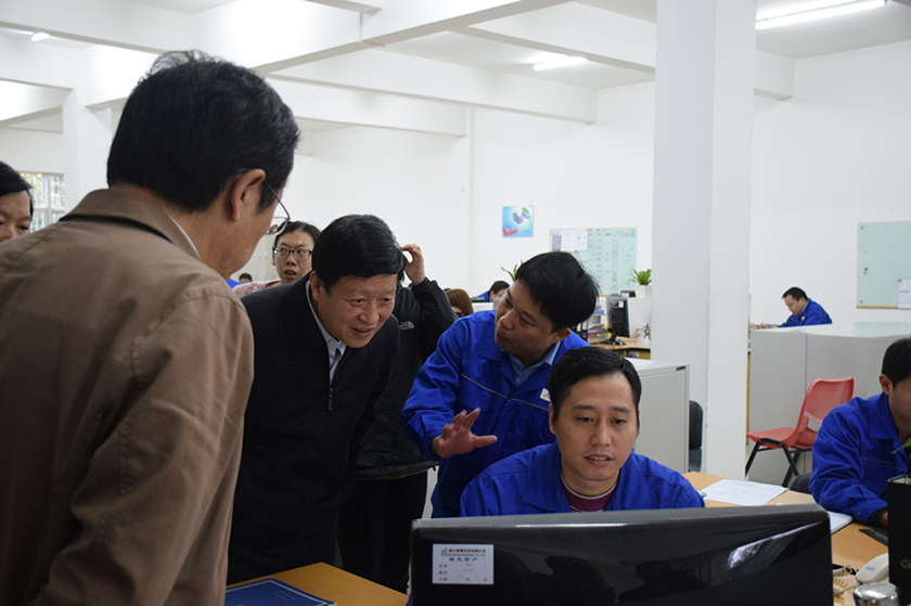 工信部及省市區(qū)各級領導蒞臨我公司考察、參觀