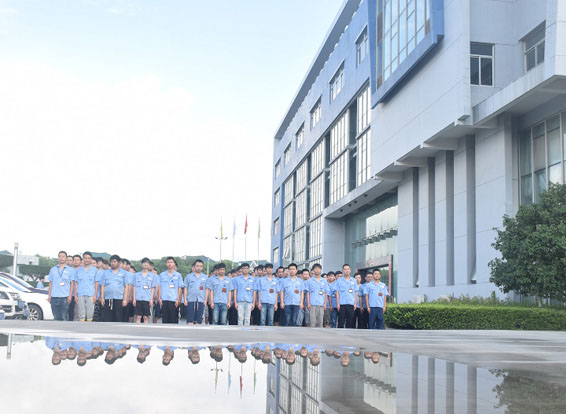 軍訓(xùn)，將我們擰成一股繩